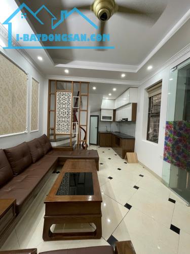 Chính chủ bán nhà gần đường ô tô Vạn Phúc 30m 5T, mặt tiền rộng, để lại nội thất 300 triệu