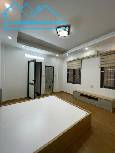 Chính chủ bán nhà gần đường ô tô Vạn Phúc 30m 5T, mặt tiền rộng, để lại nội thất 300 triệu - 1