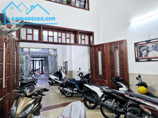 BÁN DÃY TRỌ ĐỖ QUANG - 188M2 - 3 TẦNG - 18 PHÒNG - TRUNG TÂM PHỐ - 2 MẶT TIỀN - 13.1 TỶ