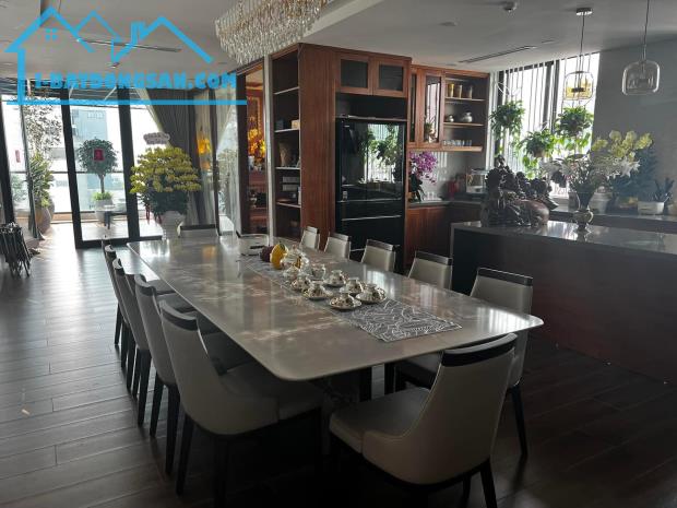 Chính chủ cần bán gấp Mặt phố Đặng Trần Côn - Cát Linh giá 18.5 tỷ, 45mx5 tầng.