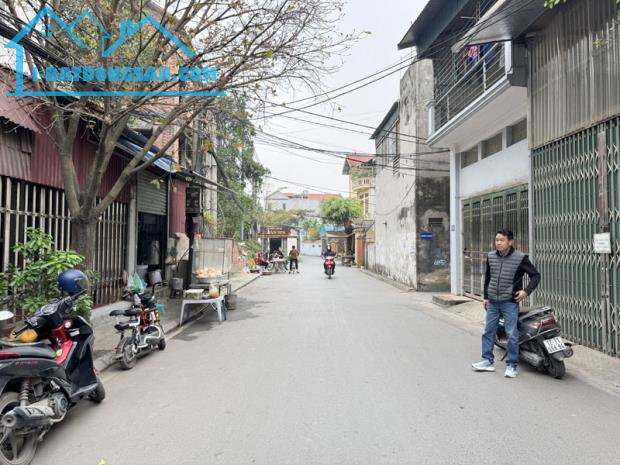 Bán 122,5m2 nhà cấp 4, 3 phòng trọ tại TĐC Cổ Bi, Gia Lâm. Ngay cạnh đường Cổ Bi và Công A - 1