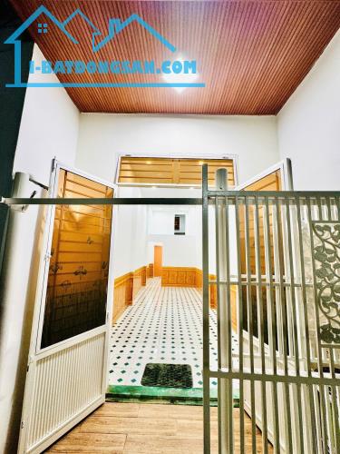 ♣ 2.62 tỷ 2 căn Nhà C4 riêng biệt, Kiệt Trưng Nữ Vương thông Hoàng Diệu, 61m2, ngang