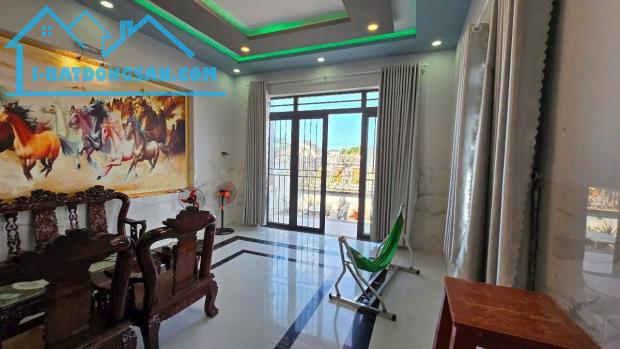 Bán căn nhà Biệt Thự Ven Biển Lộc An-Đất Đỏ- Bà Rịa - Vũng Tàu giá 3ty100. - 4
