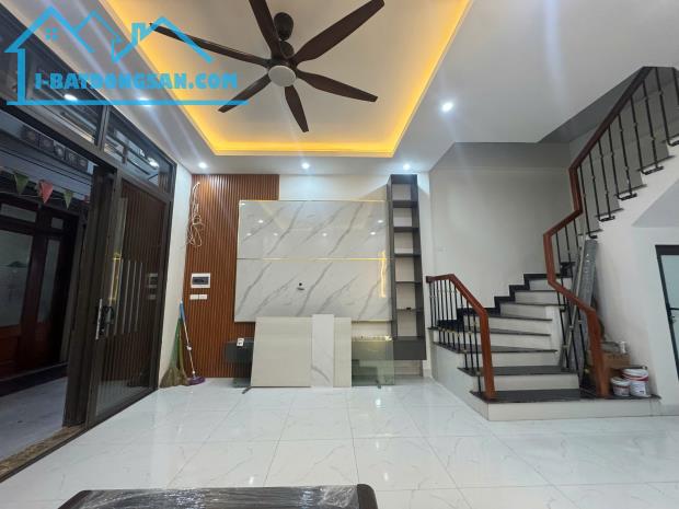 Cần Bán Gấp Căn Nhà Đang Xây Ở Mỗ Lao,HĐ,Ô Tô Đỗ Cách Vài Chục Mét.Giá 6.8Tỷ Có TL