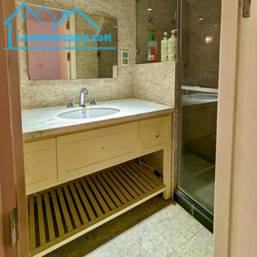 Hoàng Cầu - Trần Quang Diệu - Thái Hà - Đặng Tiến Đông mặt ngõ to, ô tô dừng đỗ vào nhà - 2
