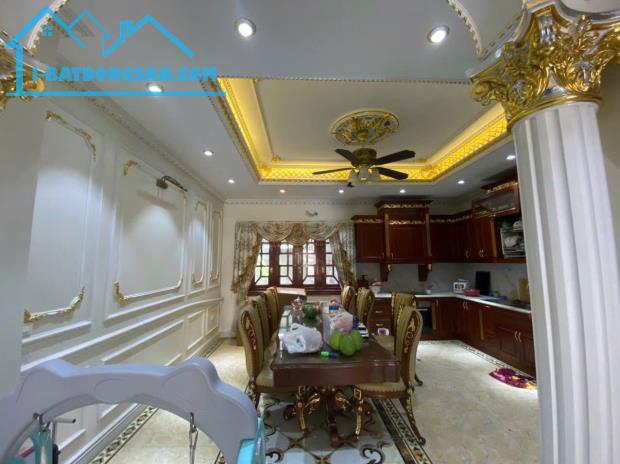 Bán nhà 4,5 tầng tổ 5 Giang Biên, ô tô 7 chỗ vào nhà, gần chợ  gần trường tiện ích đầy đủ - 5