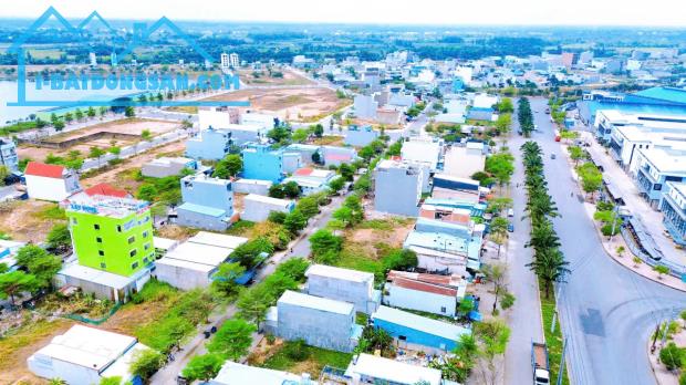 Vị trí vàng đối diện trường học, mặt tiền đường lớn!  Lô đất tọa lạc tại vị trí cực kỳ đắc - 2