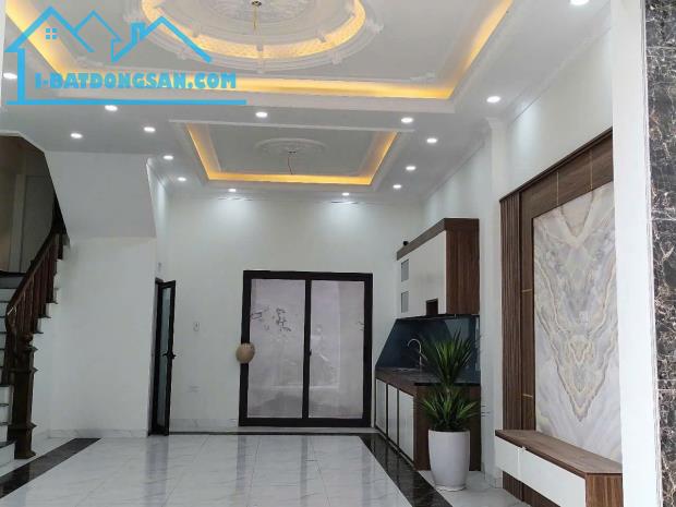 BÁN NHÀ VĨNH QUỲNH THANH TRÌ 36M2 MT 5M 5 TÂNG, HƠN 4TY GẦN KIM GIANG ,BỆNH VIỆN 103