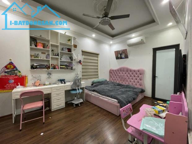 TÂN XUÂN NHÀ SẴN Ở LUÔN - GẦN CHỢ - GIÁ RẺ  35M2 X 3T, MT  4.89M, GIÁ  4.8 Tỷ CTL