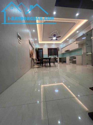 MẶT PHỐ NGỌC THỤY GIÁ TRONG NGÕ - ĐƯỜNG 3 LÀN ÔTÔ TRÁNH - DT 87M x 5T - MẶT TIỀN 5m. - 2