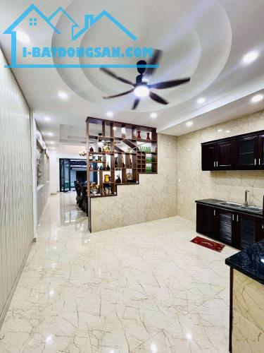 Bình Tân,Hẻm ô tô thông , Nhà  đẹp 3tầng, gần 100m2, Nở  hậu, giá rẻ. - 1