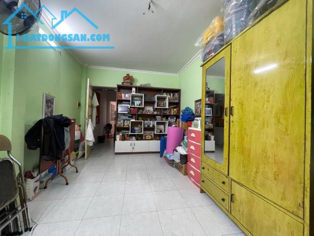Mặt ngõ Văn Chương 2, 15m ra ô tô tránh, gần hồ, 89m 4 tầng 5m mặt, Giá 15.5 tỷ 0796193699