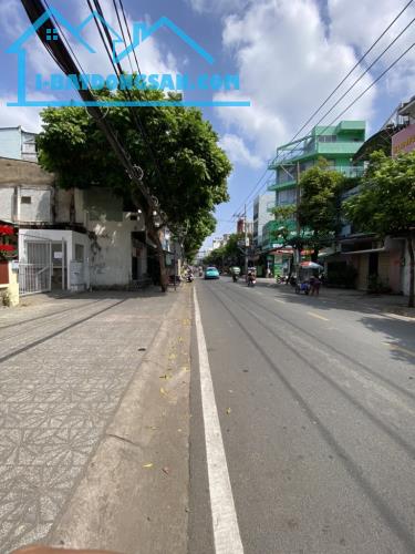 Bán nhà mặt tiền Âu Dương Lân ngang 4m5 Nở hậu chỉ 18 tỷ