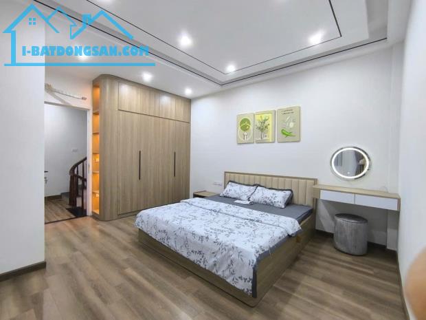 NHÀ MỚI TRUNG TÂM NGỌC THỤY, CHỦ XÂY TÂM HUYẾT 47M, 5T, GIÁ NHỈNH 6 TỶ.