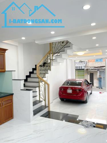 Nhà đường nội bộ 6m Bông Sao P5Q8 oto trong nhà - 2