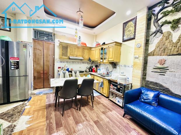 2 NHÀ RA PHỐ - RỘNG MÊNH MÔNG- TRẦN KHÁT CHÂN-60M x4T- NHỈNH 12 TỶ