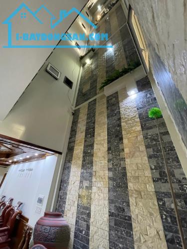 BÁN NHÀ 4.5 TẦNG MẶT TIỀN ĐƯỜNG PHẠM VĂN ĐỒNG - 3
