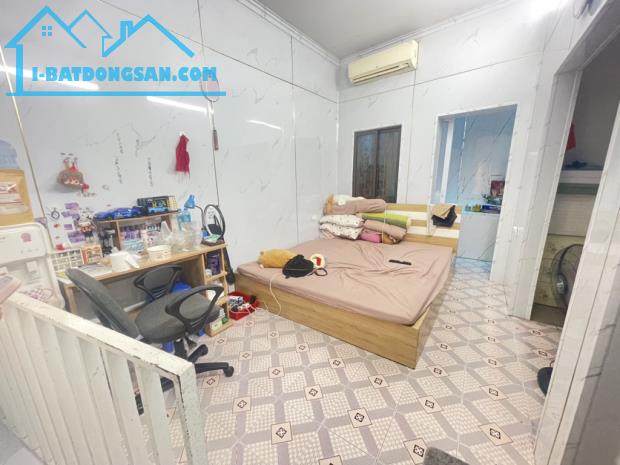Bán  nhà Tây Sơn sát phố  lô góc nhà đẹp 2 thoáng 4 tầng kinh doanh 15m giá 4.2 tỷ . - 1