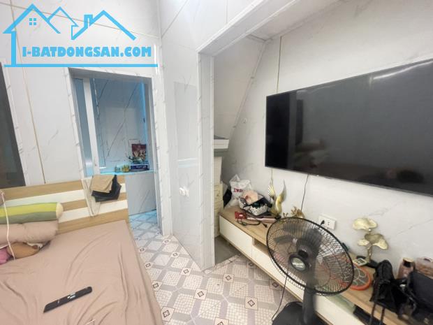 Bán  nhà Tây Sơn sát phố  lô góc nhà đẹp 2 thoáng 4 tầng kinh doanh 15m giá 4.2 tỷ . - 3