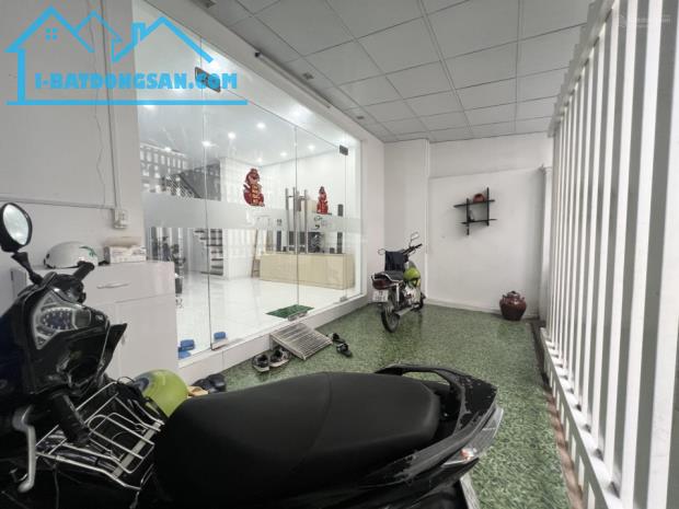 🏠 Giá tốt! Bán nhà 4 tầng trung tâm TP Nha Trang – hẻm thông, gần biển, sổ hồng hoàn - 2