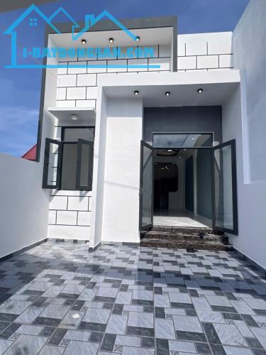 Bán nhà Diên Sơn mới xây 3 phòng ngủ có sân đỗ oto gần Đồng Khởi - 2