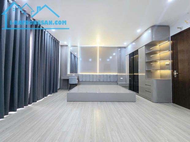 1 căn duy nhất Kẻ Tạnh - Việt Hưng - 6 tầng - thang máy - ô tô nằm im trong nhà -  g.i.á - 3