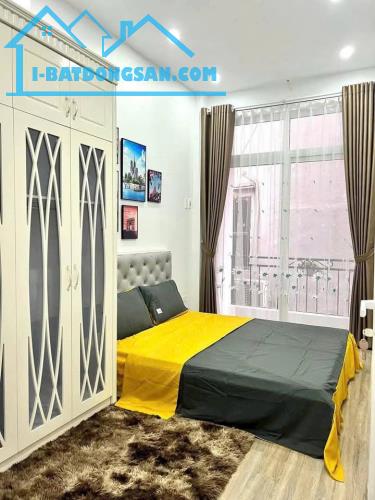 CHỈ 5.860 TỶ CÓ NGAY NHÀ 5 TẦNG TẠI PHỐ KIM GIANG – GẦN Ô TÔ – Ở LUÔN