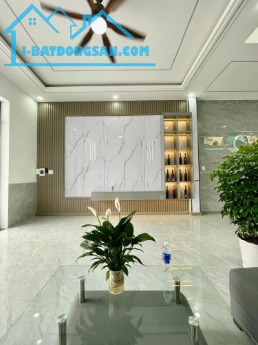 Bán nhà kế chợ mặt tiền kinh doanh tại Tâb Uyên - chỉ hơn 1ty vào ở ngay - 1