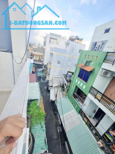 Quận 8 - Nguyễn Thị Tần căn góc 4 tầng BTCT - xe hơi trước trong nhà - 2