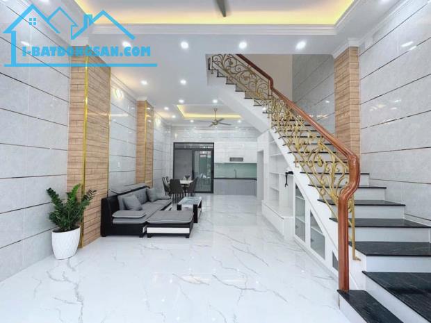 Cần tiền bán gấp nhà 1 trệt 3 lầu diện tích 5x12 đường liên khu 4-5 - 1
