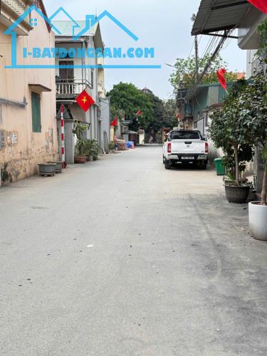 Bán đất tặng nhà cấp 4- Vị trí đẹp tại Hoài Đức - Sổ đỏ cất két - 1