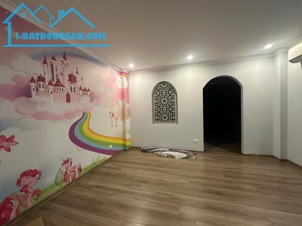 ĐỘC NHẤT!! BÁN TÒA NHÀ 8 TẦNG NGUYỄN CHÍ THANH 95m² MẶT TIỀN 9M THANG MÁY - PHÂN LÔ - 4