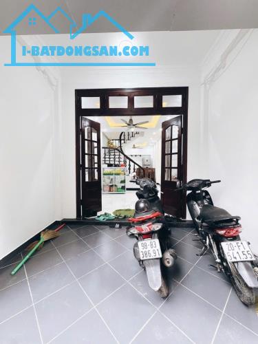 NHÀ ĐẸP ĐÀO TẤN LIỄU GIAI - 5 TẦNG RỘNG RÃI - MẶT TIỀN ĐẸP - GIÁ CỰC RẺ - 5