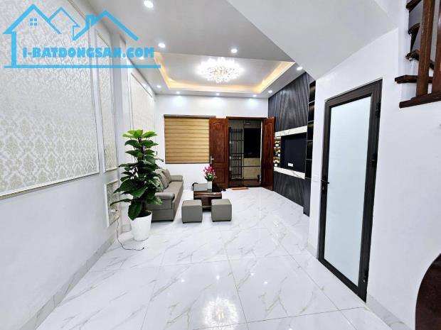 🏡 Bán nhà Ngọc Lâm, Long Biên, 41m2 x 5 tầng, Nhà mới, Ở ngay, Gần BV Tâm Anh, 8 tỷ 2 - 3