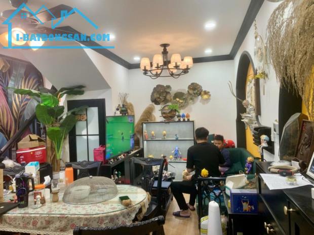 BÁN NHÀ KIM GIANG 5 TẦNG Ô TÔ ĐỖ CỬA 5.7 TỶ