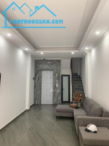 BÁN NHÀ MẶT PHỐ ĐỐNG ĐA, 5 TẦNG THANG MÁY, VỈA HÈ SIÊU RỘNG, Ô TÔ DỪNG ĐỖ, KINH DOANH. - 5