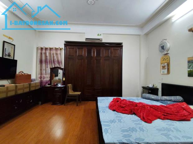 Kim Giang, (Vành đai 3), bán đất tặng nhà 4 tầng, dt 100m2, 4 tầng, MT 5.2m. Giá 17.5 tỷ. - 3