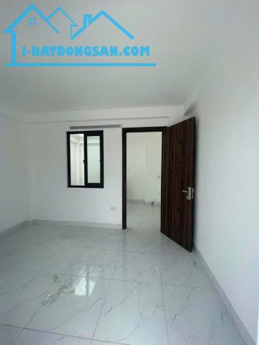 Cần bán nhà mới Nguyễn Văn Cừ, có sân để xe, nhà thoáng, tiện ích đa dạng. - 3