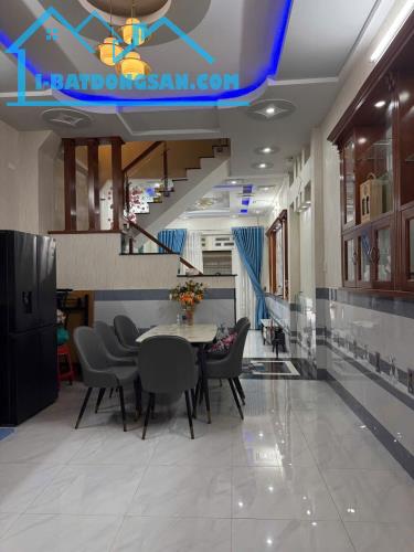 BÁN NHÀ RIÊNG HXH 6M - 88M2 - 4T - 5PN - HUỲNH THỊ HAI - 5,55 TỶ - QUẬN - 12 - 2