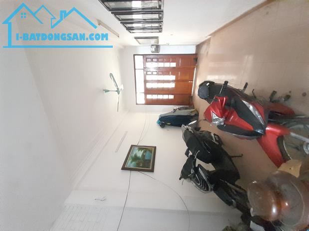 BÁN NHÀ NGÕ 686 KIM GIANG, THANH TRÌ, 46M,5 TẦNG, 7.95 TỶ, DÒNG TIỀN 15TR/TH, SỔ VUÔNG