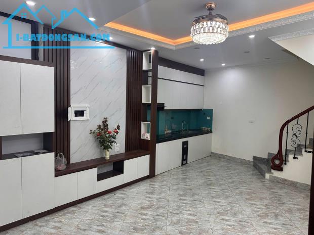Gia đình cần bán nhà riêng 5 tầng, 30m2, hiện đại - đầy đủ công năng - 1