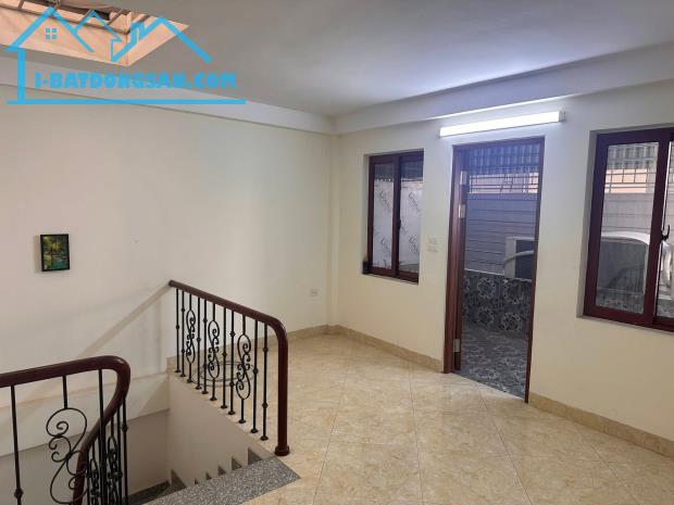 Gia đình cần bán nhà riêng 5 tầng, 30m2, hiện đại - đầy đủ công năng - 3