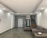 BÁN NHÀ MẶT PHỐ ĐỐNG ĐA, 5 TẦNG THANG MÁY, VỈA HÈ SIÊU RỘNG, Ô TÔ DỪNG ĐỖ, KINH DOANH.