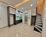 Hoàng Hoa Thám - 6 tầng - có thang máy - kí với chính chủ