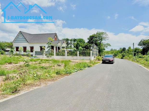 KẸT TIỀN BÁN GẤP 250M2 ĐẤT THỔ CƯ, SHR SÁT CHỢ, TRƯỜNG ĐÔNG DÂN. GIÁ 480TR