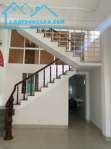 ♥ Kiệt gần Nguyễn Hoàng, thông Hoàng Diệu, 114m2, ngang 9, 2 căn nhà riêng cho thuê 20tr,