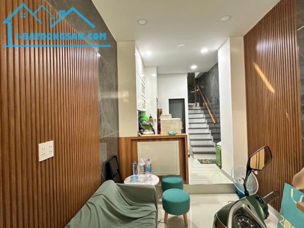 🏡 BÁN NHÀ ĐƯỜNG 3/2 - 3 TẦNG - GIÁ TỐT CHỈ 5.X TỶ - GẦN VẠN HẠNH MALL