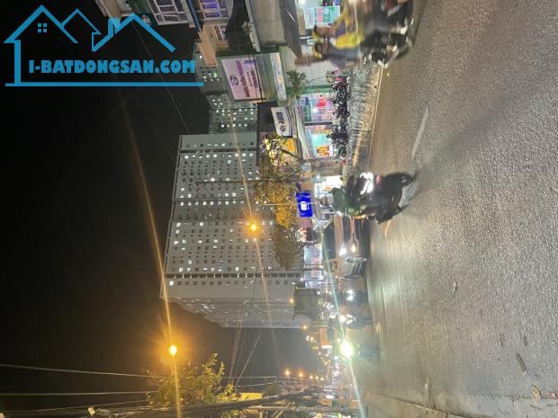 NHÀ NGAY MẶT TIỀN PHAN VĂN HỚN - XE HƠI TỚI NHÀ, RA TRƯỜNG CHINH 2 PHÚT SÁT VÁCH TÂN BÌNH - 1