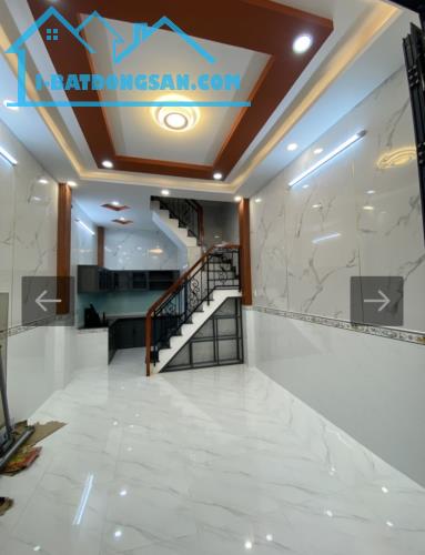 Nhà mới đẹp Âu Dương Lân, P.3, Q.8, DT: 4 X 8, bốn tầng, giá 4 tỷ 65.