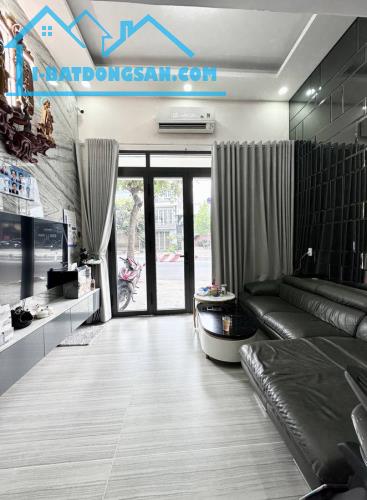 Bán Gấp Nhà Mặt Tiền Nguyễn Sơn – Mới Cứng, Full Nội Thất, Gần Chợ, Nhiều Tiện Nghi! - 4